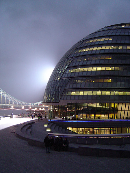 La City Hall di Notte